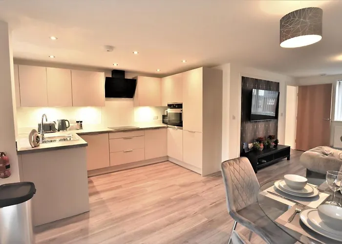 Exec 2Bed 2Bath Serviced Apartment Balcony Parking