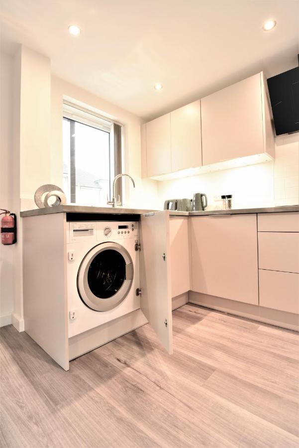 Exec 2bed 2bath Serviced Balcony Parking * Milton Keynes