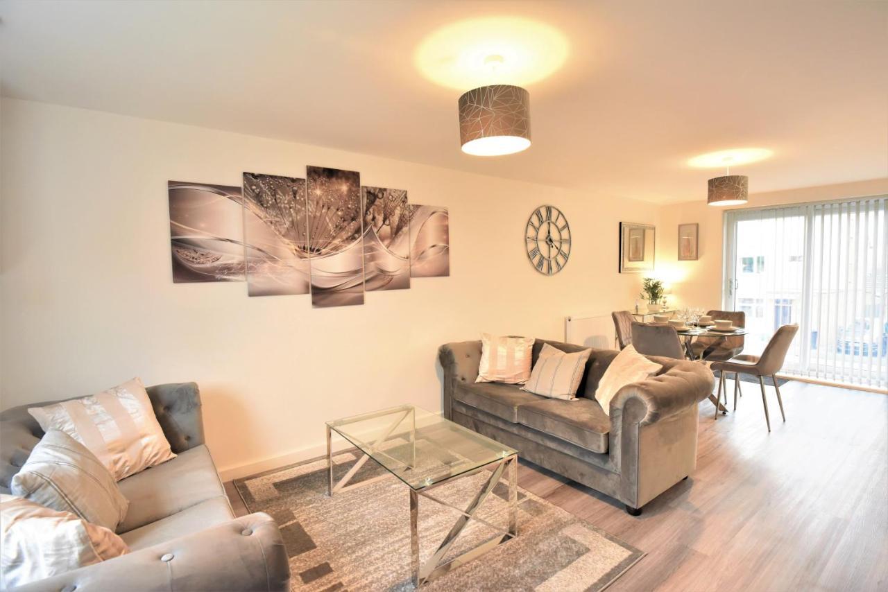 Exec 2bed 2bath Serviced Balcony Parking * Milton Keynes