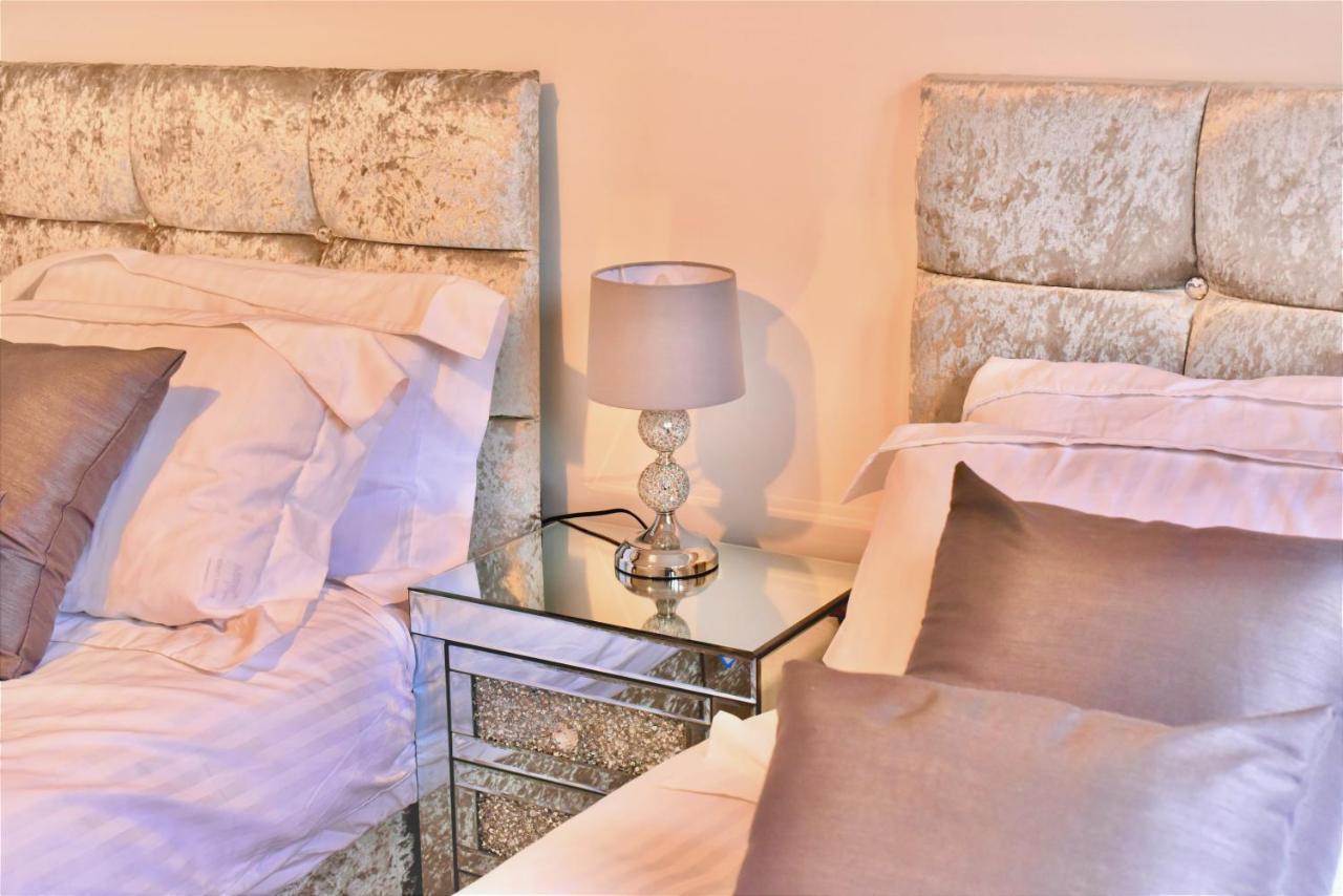 Apartment Exec 2bed 2bath Serviced Balcony Parking Milton Keynes